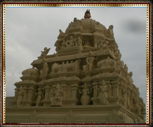 拉克希米纳拉亚纳佩鲁马尔神庙